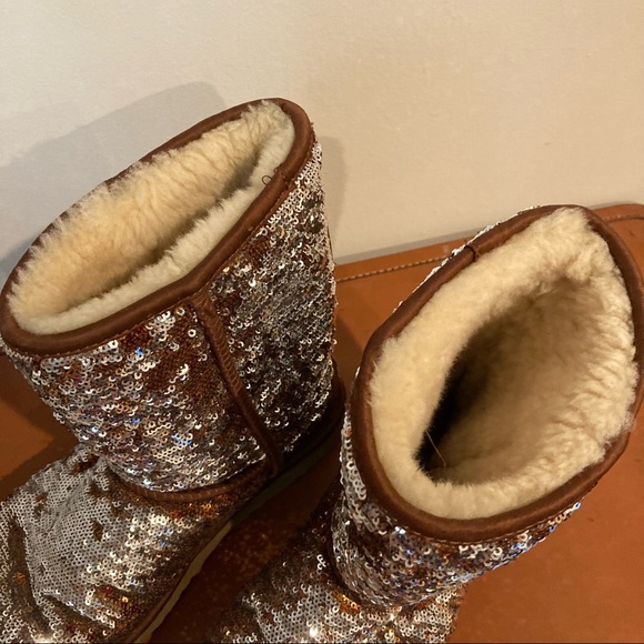 Rare Limited Edition Ugg Reversible Sequin Silver Leopard Cheetah Boots NWOT - Picture 4 of 10